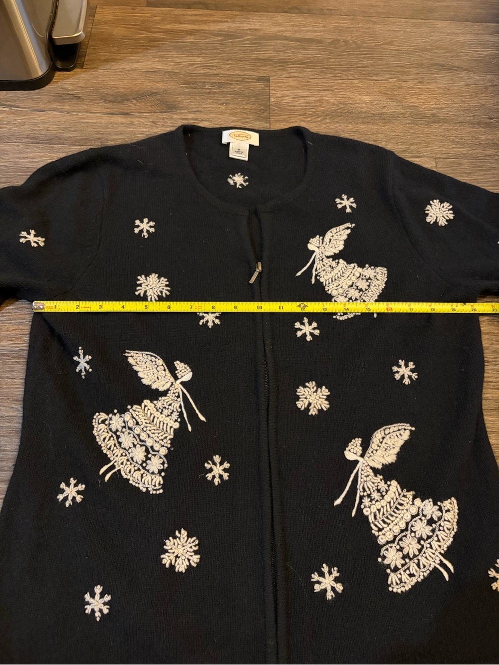 Talbots Women’s Black Lambswool Angora Embroidered Snowflakes Angel Cardigan M - Picture 3 of 7